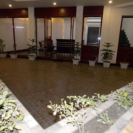 Nutan Hotel Balrāmpur Exteriör bild